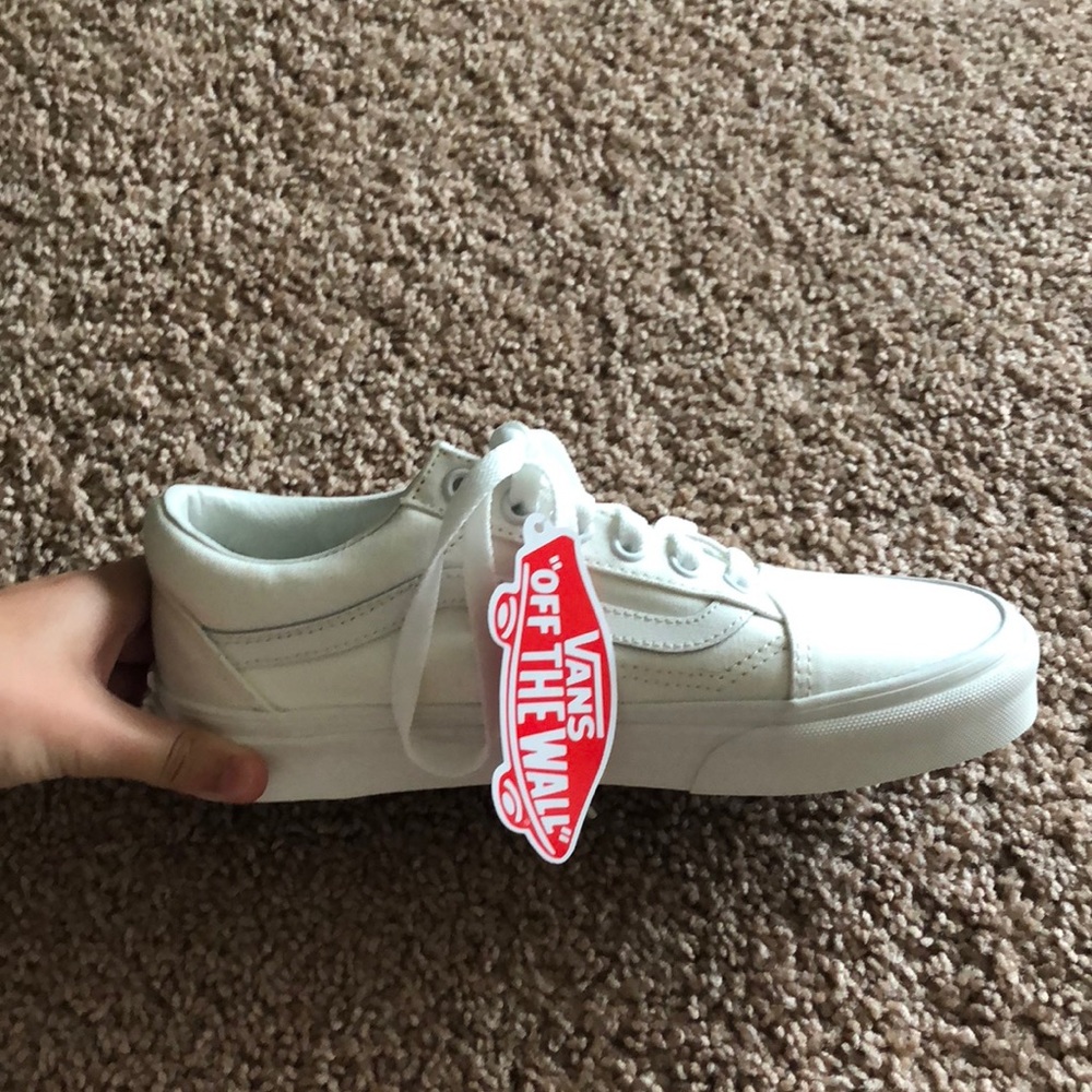 VANS BRAND NEW WITH TAGS! OFF WHITE OLD SKOOL.